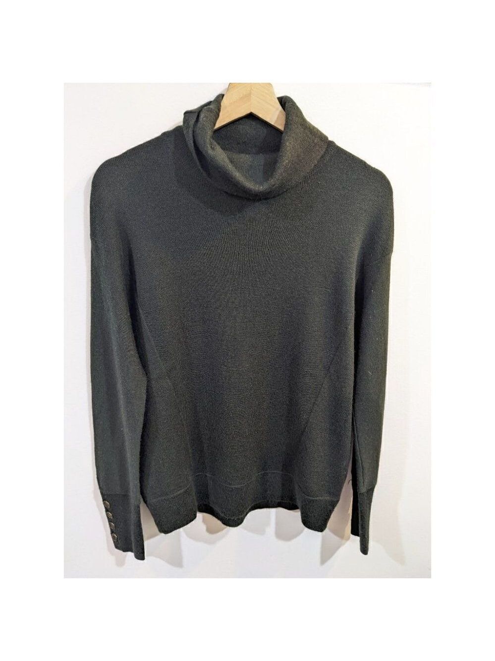 ANTHROPOLOGIE Moth | Wool turtleneck in Holly Green